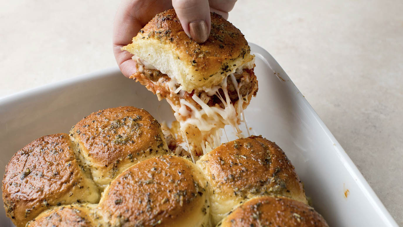 pull_apart_garlic_bread_meatball_sandwiches_2000x1125.jpg