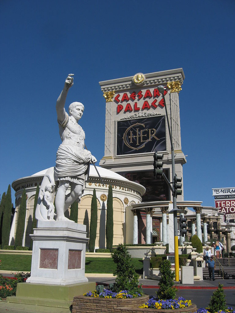 Caesars Answers Creditor Lawsuit with Its Own
