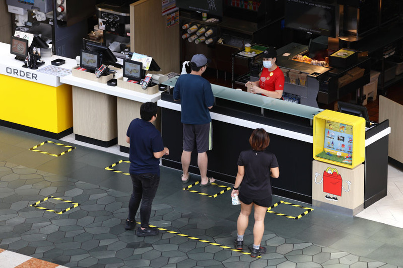 McDonald’s Pulls Outlook as Sales Plummet