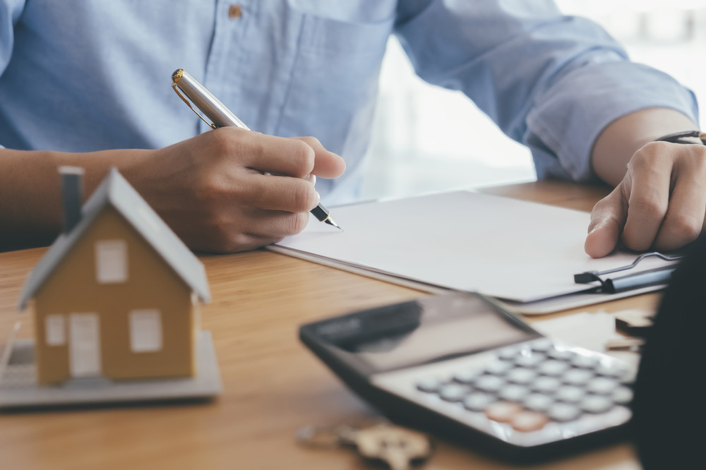 3 key differences between a second mortgage and a cash-out refi loan