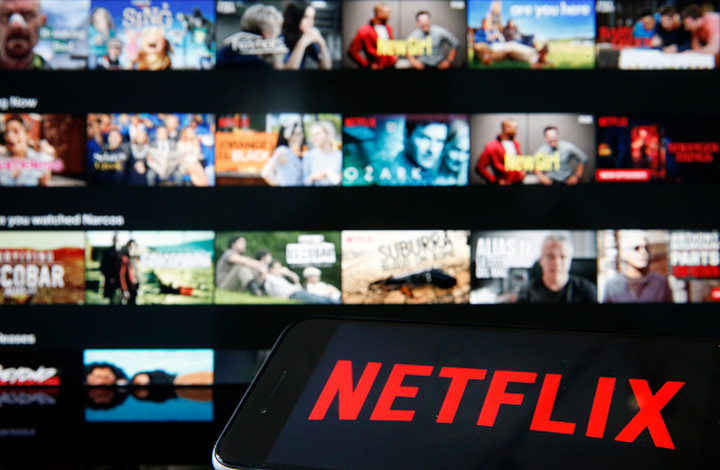 Netflix Tops 200M Subs, Sees Positive Cash Flow