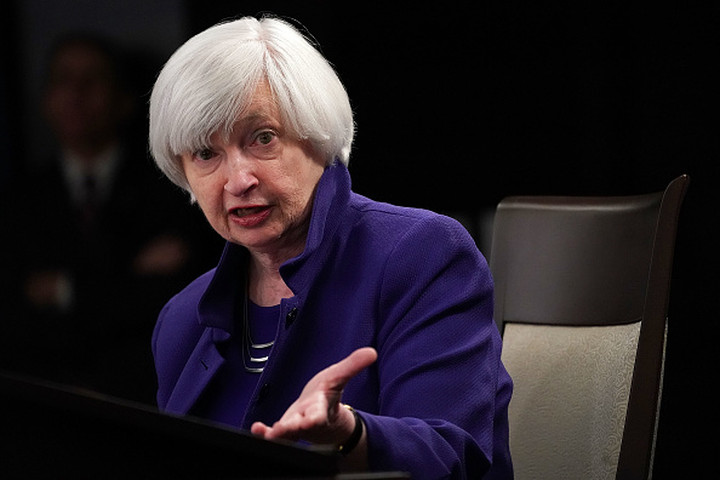 Yellen Urges Swift Action on Stablecoin Rules