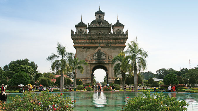 22630-Vientiane-Arc-de-triomphe-Mekong-River-Cruise-c.jpg