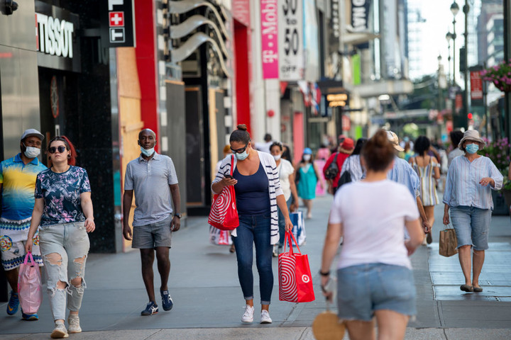 Consumer Confidence Drops to Six-Year Low