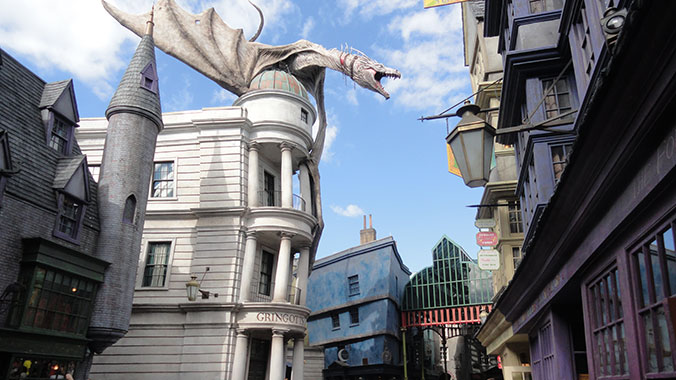 22827-Orlando-Florida-the-Wizarding-World-of-Harry-Potter-Diagon-Alley-c.jpg