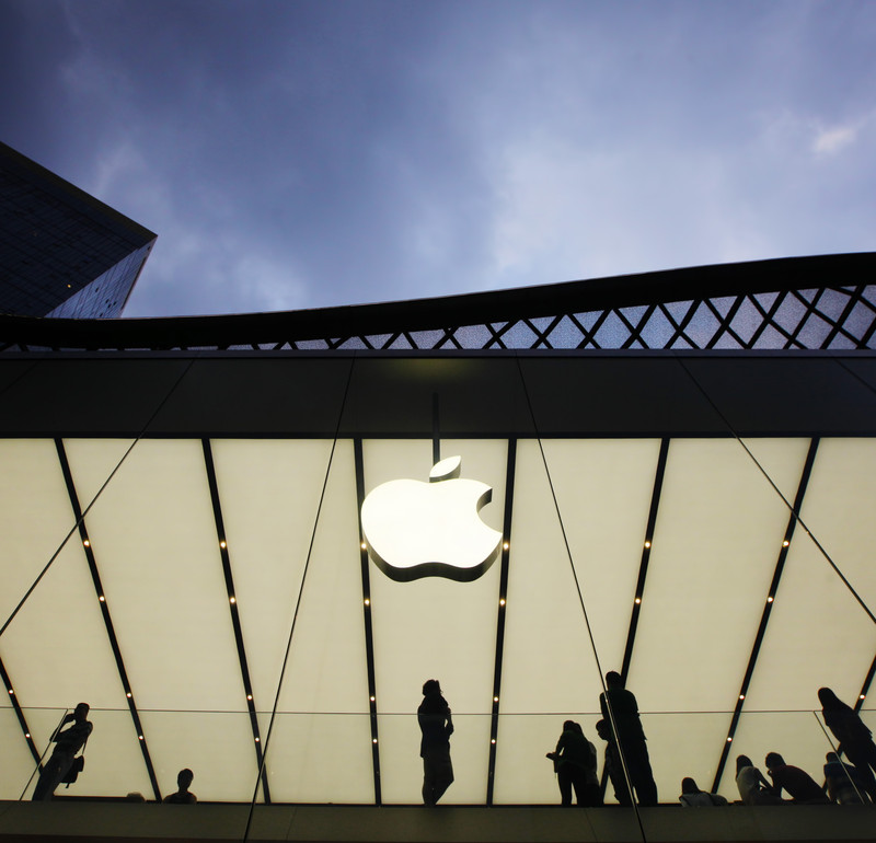 Apple Lowers Q1 Guidance Amid China Woes