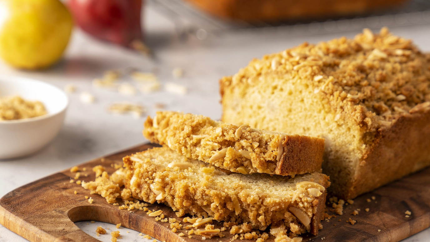 streusel_topped_pear_quick_bread5339_2000x1125.jpg