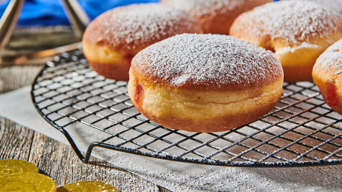 sufganiyot_jelly_donuts_74082_1376x774.jpg