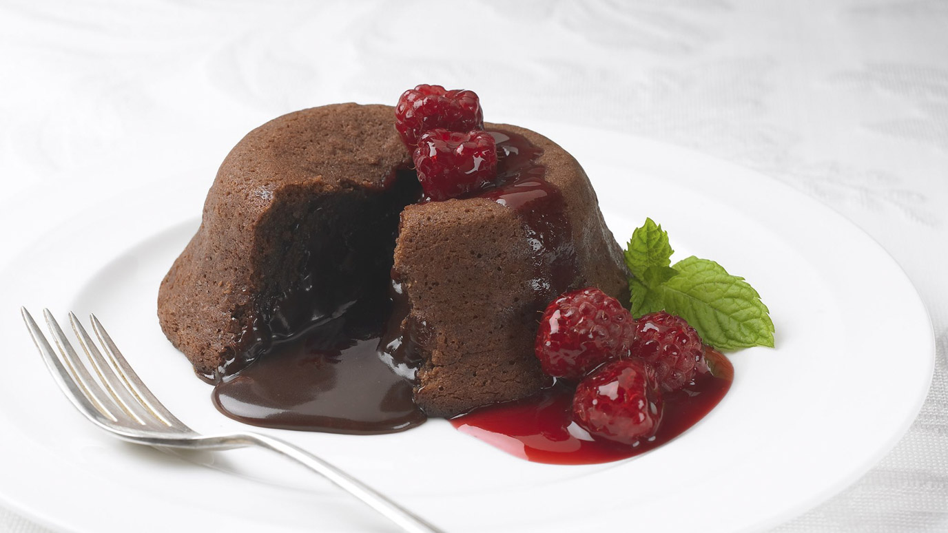 easy_raspberry_molten_cakes_2000x1125.jpg